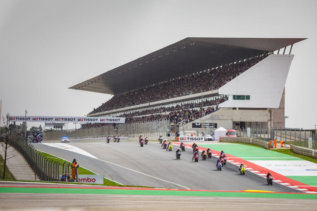 General view of the start of the 2024 MotoGP Portuguese Grand Prix