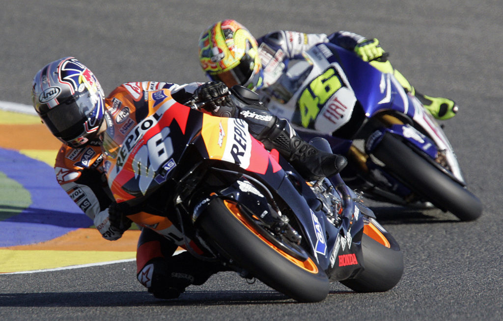 Dani Pedrosa leads Valentino Rossi en route to winning the 2007 MotoGP Valencia Grand Prix