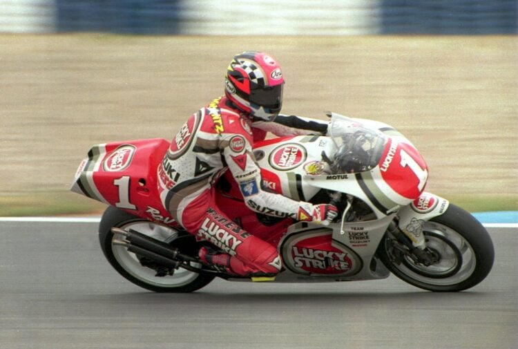 7 MAY 1994:  KEVIN SCHWANTZ OF THE UNITED STATES IN ACTION ON HIS LUCKY STRIKE SUZUKI DURING PRACTICE BEFORE THE SPANISH GRAND PRIX. Mandatory Cred...